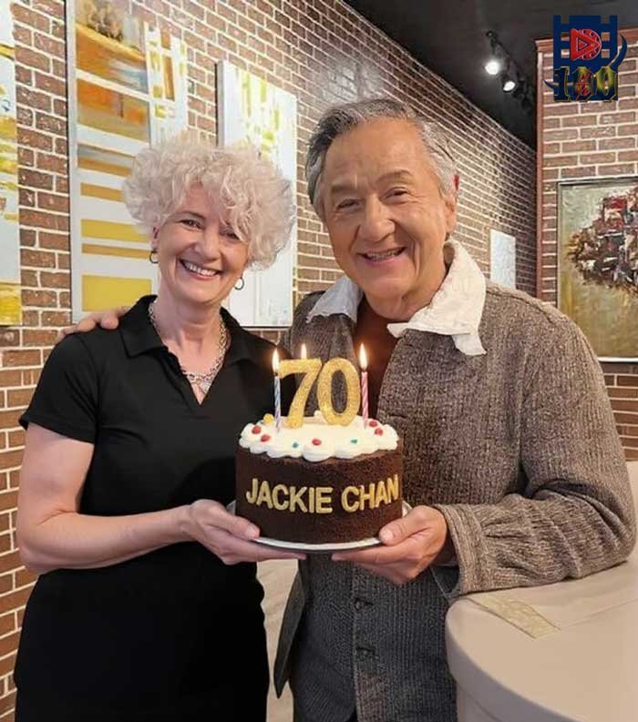 ВЫ УВИДИТЕ ЕЁ — И НЕ ПОВЕРИТЕ! Вот как выглядит жена Джеки Чана, прожившая с ним 40 лет несмотря на измены 😳💍