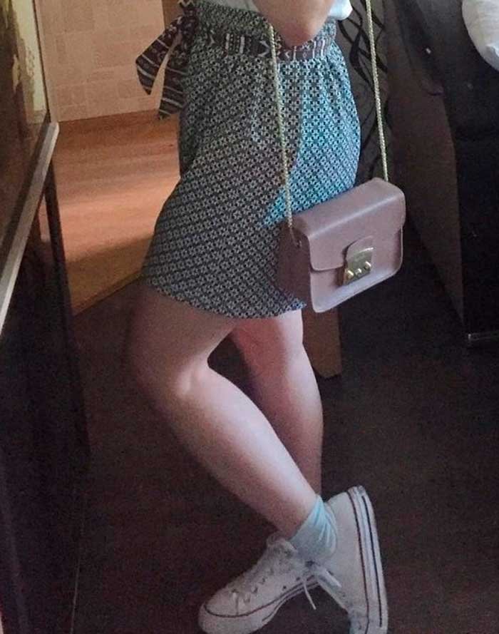 «Когда тренд нашёл тебя… в папином шкафу 🤡»